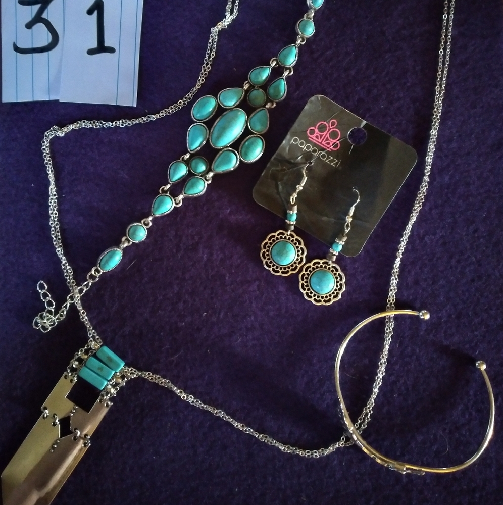 Paparazzi Jewelry lot 31